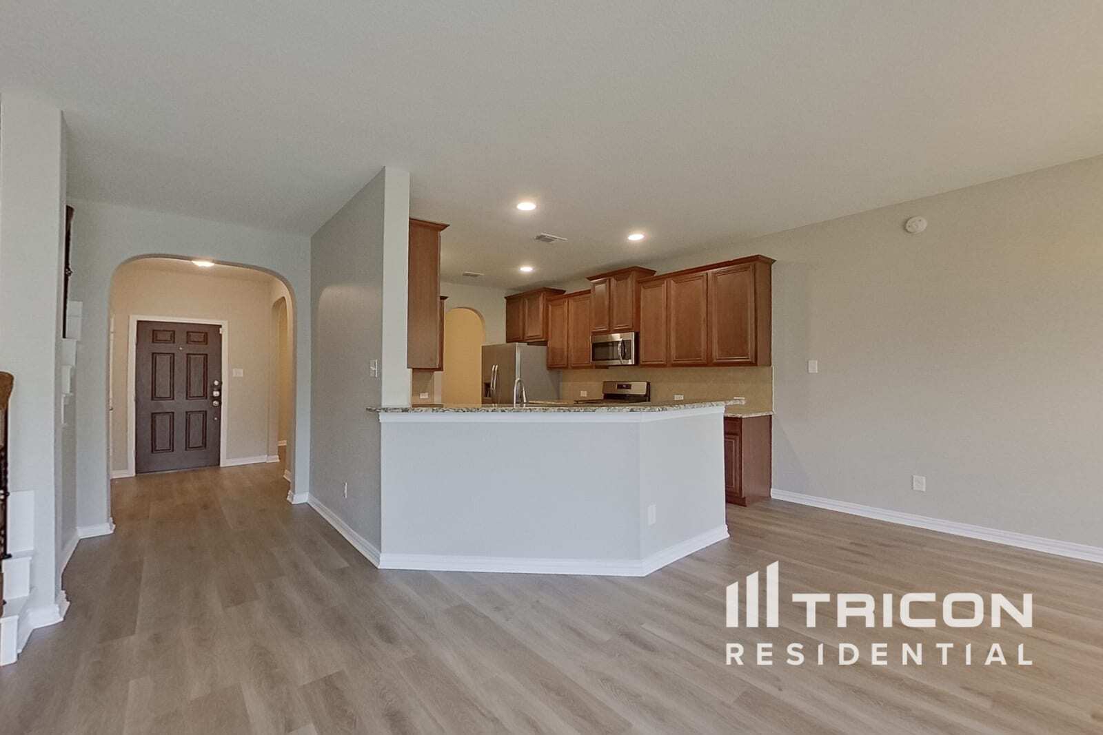 Building Photo - 8757 Royalwood Dr