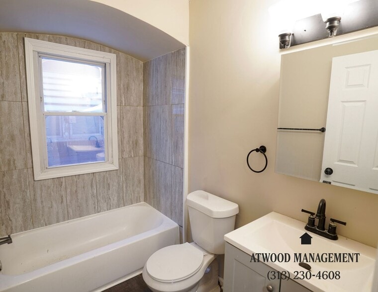 Building Photo - This beautifully updated 3-bedroom, 1-bath single-family home is ready for move-in!