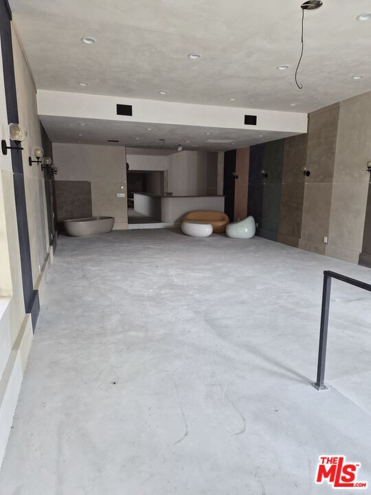 Building Photo - 10835 Magnolia Blvd