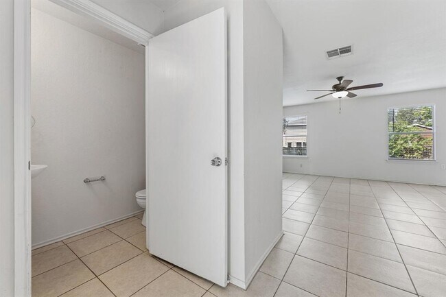 Building Photo - 7409 Elk Pass Dr