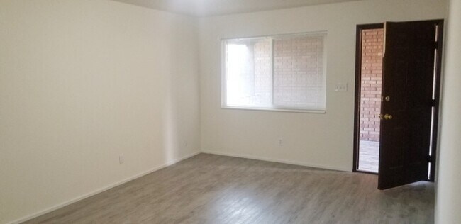Building Photo - 459 E 2700 S