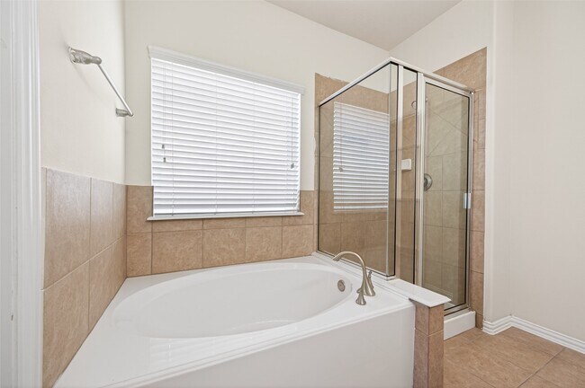 Building Photo - 24634 Lakecrest Creek Dr