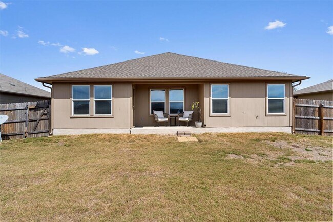 Building Photo - 300 Camellia Dr