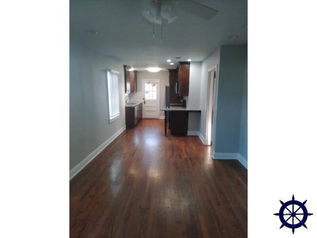Building Photo - 308 S McArthur