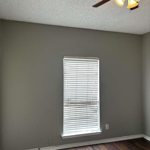 Building Photo - 818 Custer St