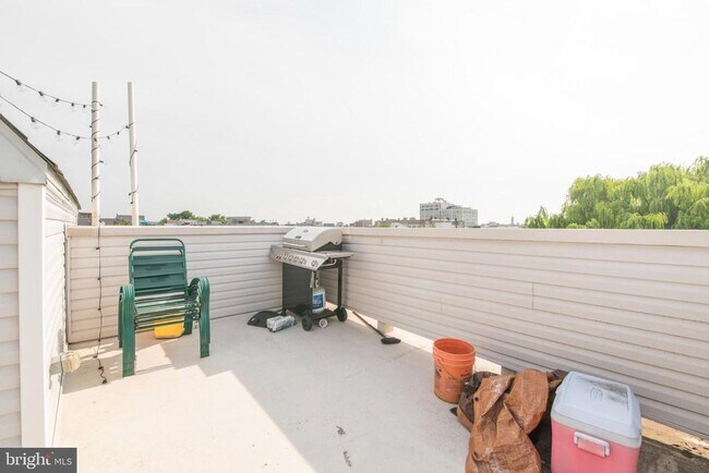 Building Photo - 1222 N 7th St