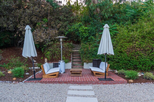 Building Photo - Beautiful Tarzana Rental!