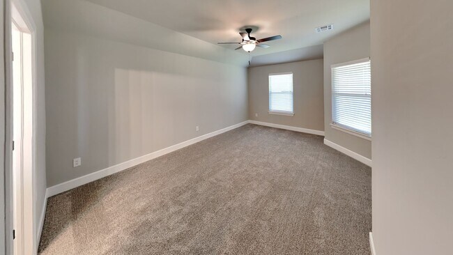 Building Photo - Beautiful 4 Bedroom 2 Bathroom Corner Lot ...