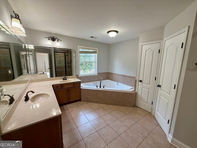 Building Photo - 301 Conway Ct