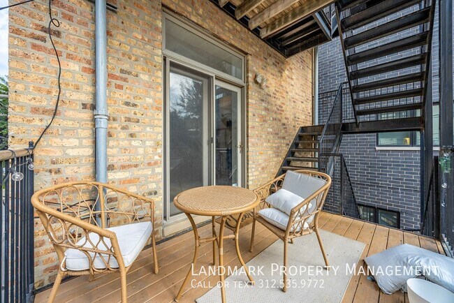 Building Photo - 1546 N Hudson Ave