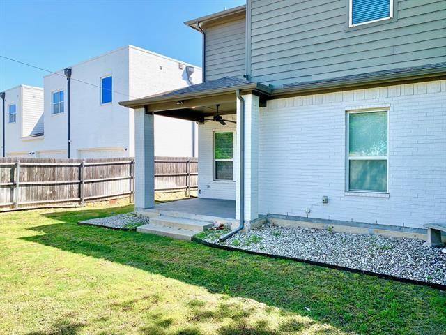 Building Photo - 404 Templeton Dr