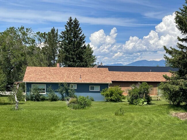 Building Photo - 5080 Gooch Hill Rd