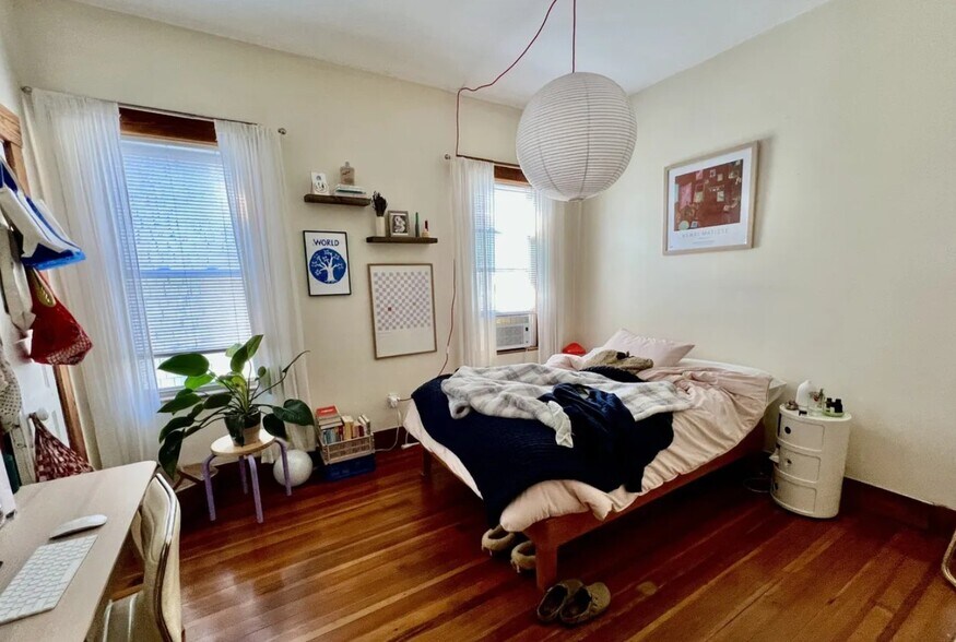 Building Photo - 346 Faneuil St