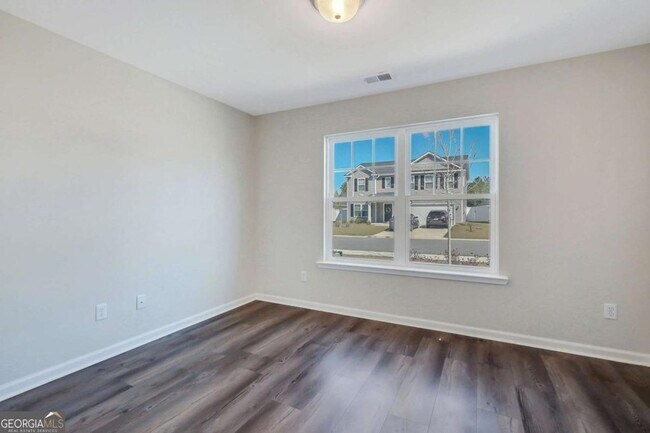 Building Photo - 56 Hayden Dr