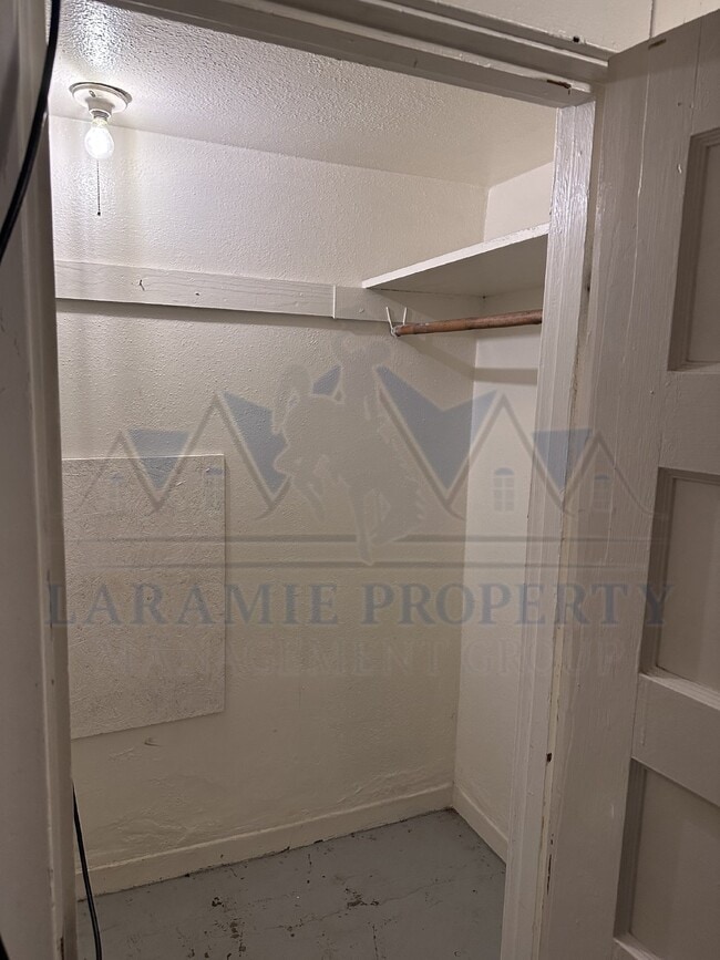 Building Photo - Basement Studio Apartment
