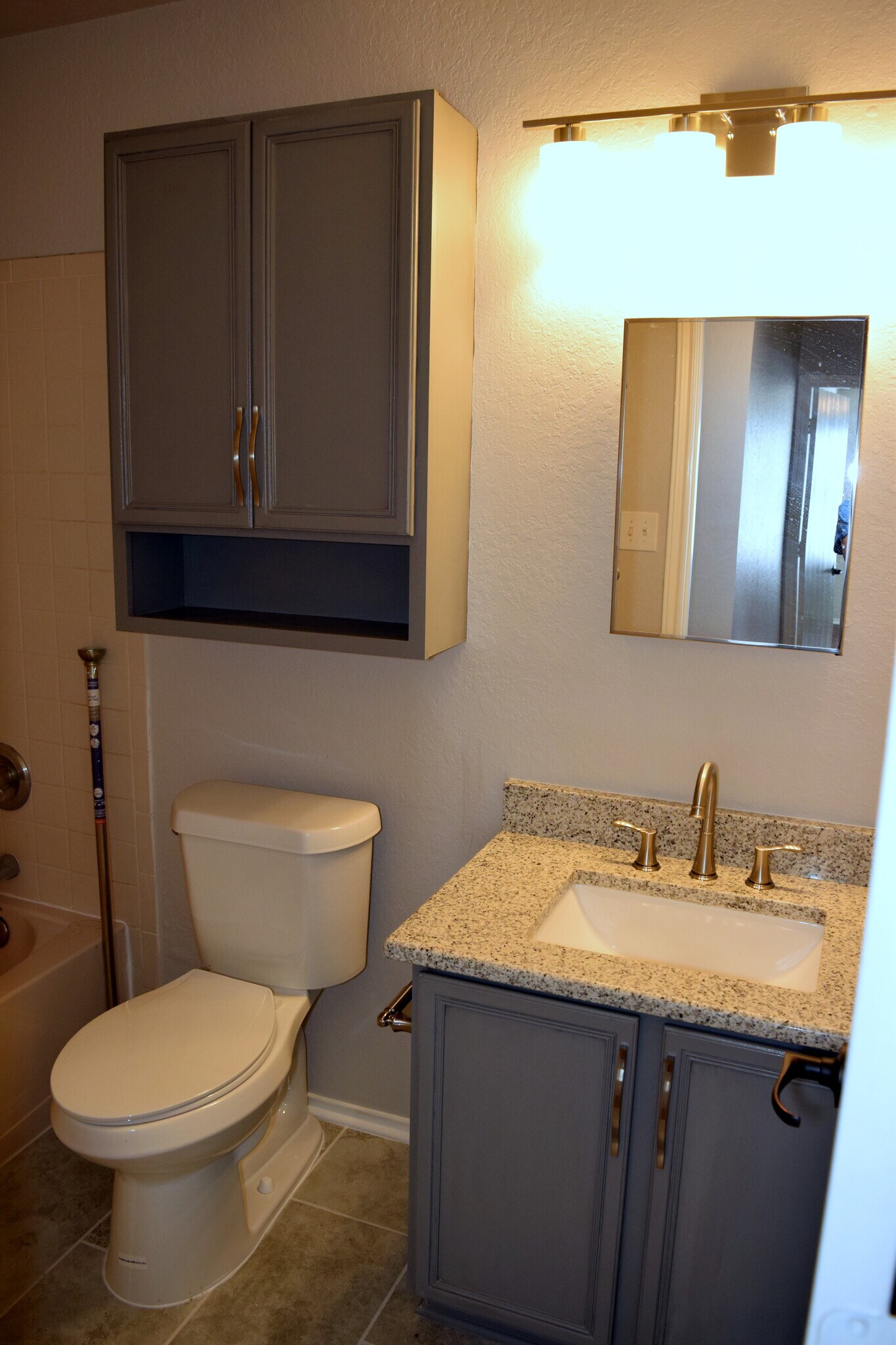 2nd Bathroom - 7902 Morning Grove