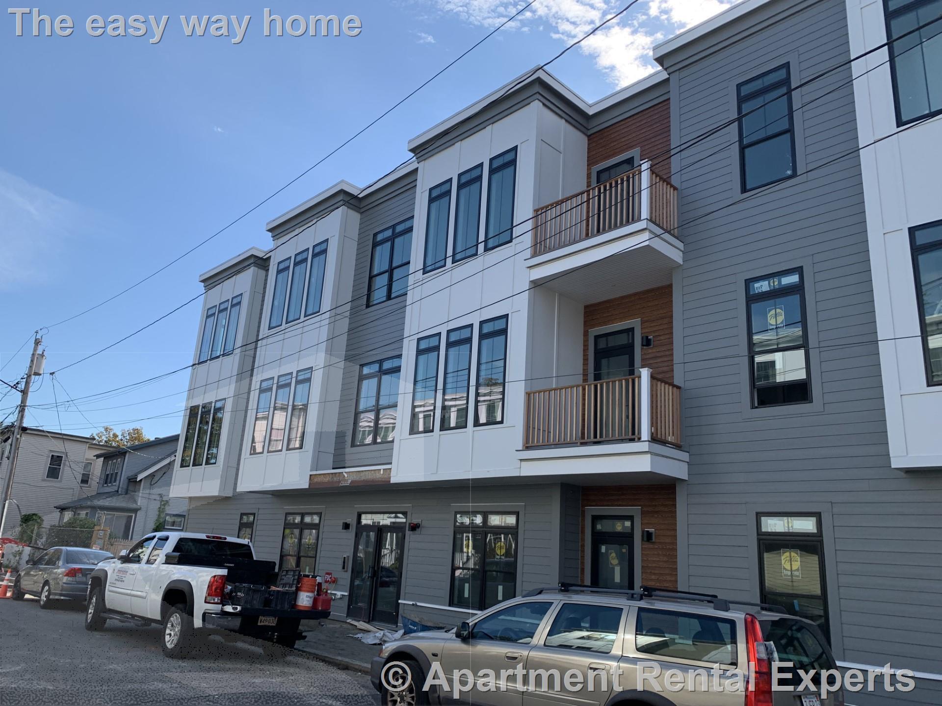 Building Photo - 157 Everett St