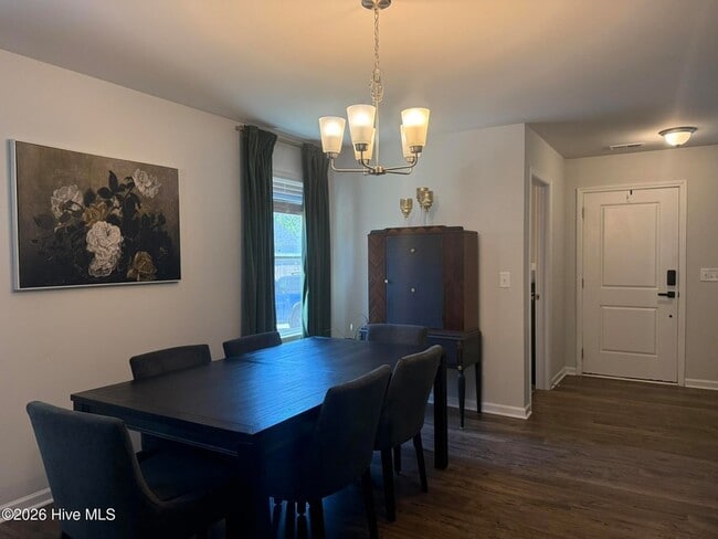 Building Photo - 765 Conductor Ct