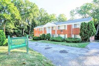 Building Photo - 138-154 Woodhill Apartments / Woodhill