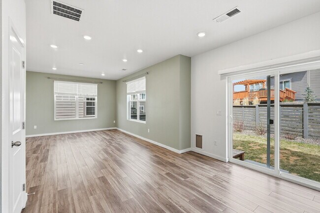 Building Photo - $2,595.95- 3 Bed, 2.5 Bath Home in Loveland with Central AC, and In Unit Laundry!
