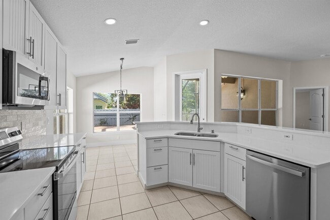 Building Photo - 309 S Ocean Trace Rd