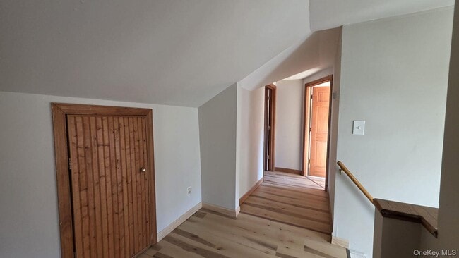 Building Photo - 882 NY-52