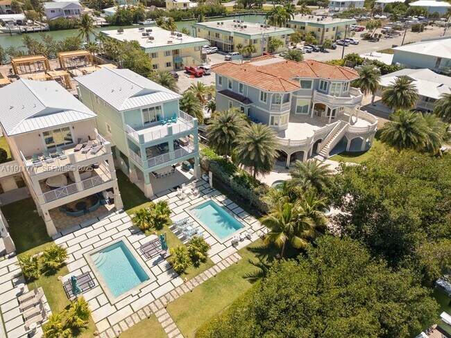 Building Photo - 112 Ave D