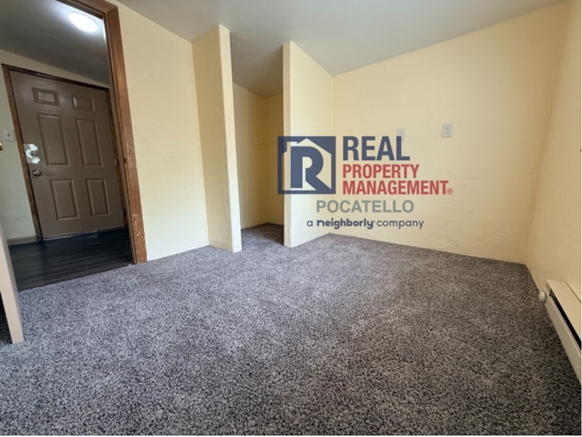 Building Photo - 3 bedroom 1 bath Mobile Home