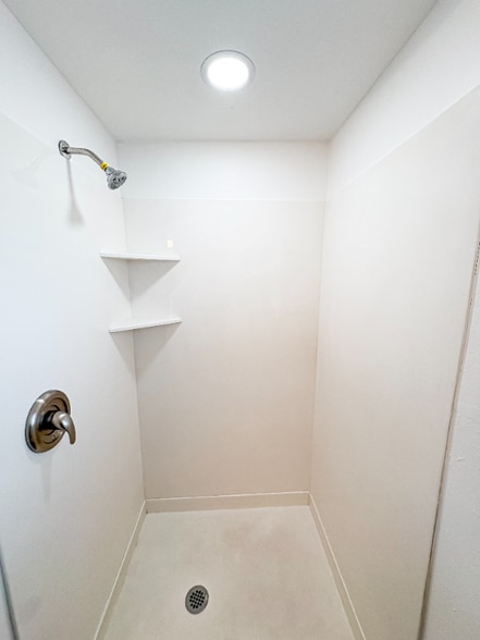 Building Photo - 1110 E Highland Ave