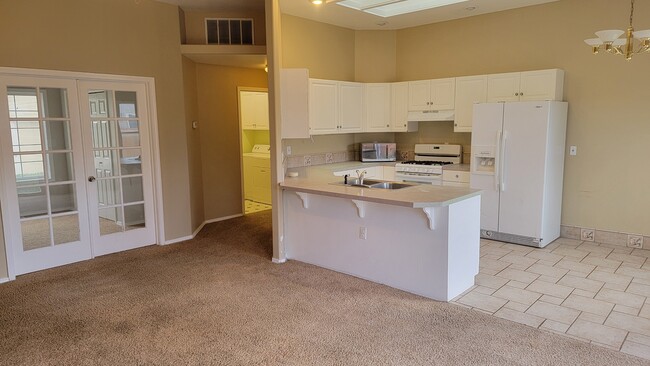 Building Photo - 917 W Greenhead St