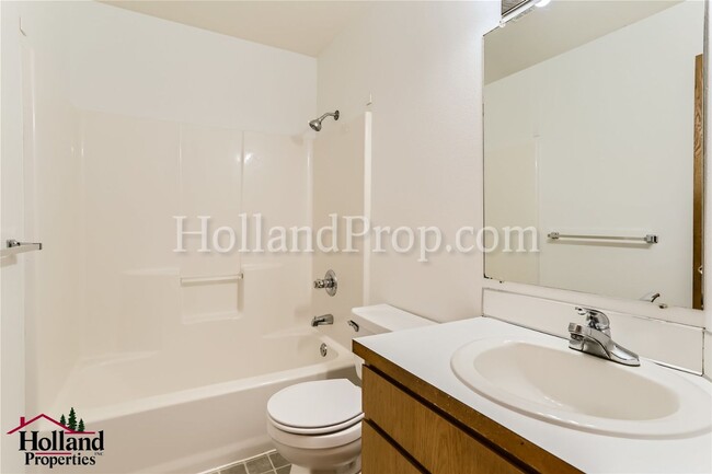 Building Photo - 3143-3145 NE 13th Pl