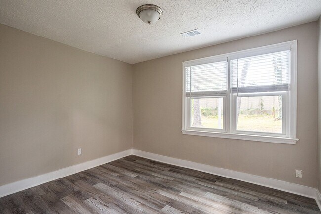 Building Photo - Welcome to this beautiful newly renovated ...