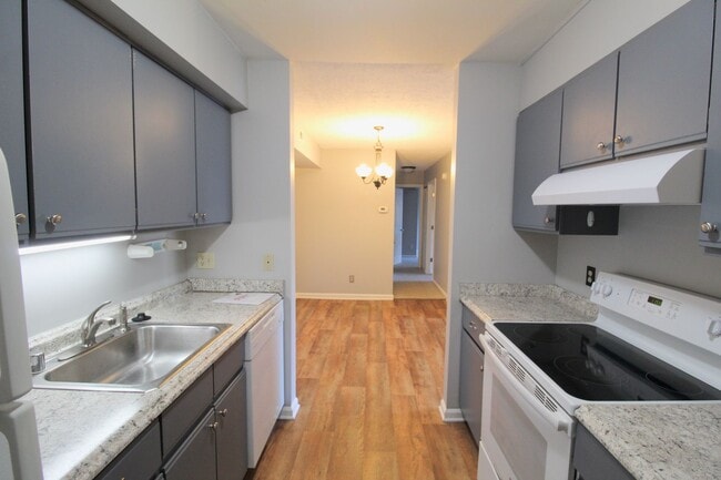 Building Photo - 1030-4 Blue Ridge Dr