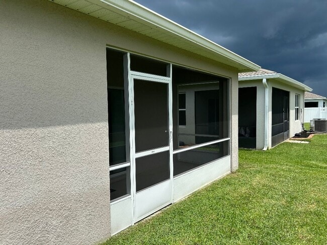 Building Photo - Venetian Bay 3 bedroom 2 bath home with 2 car garage available