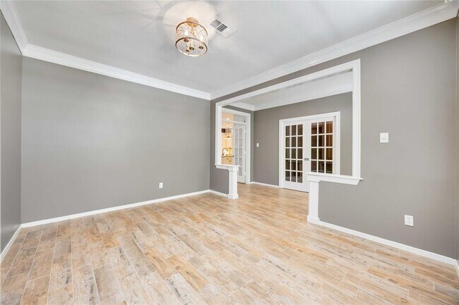Building Photo - 11 Alden Glen Ct