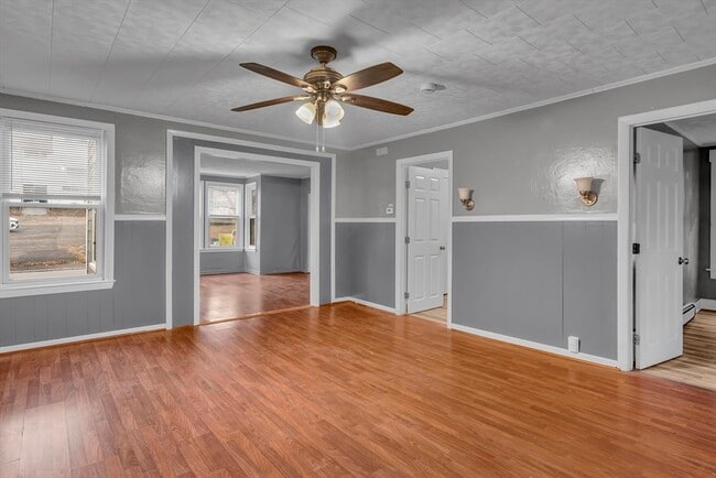 Building Photo - 13 Pacific St