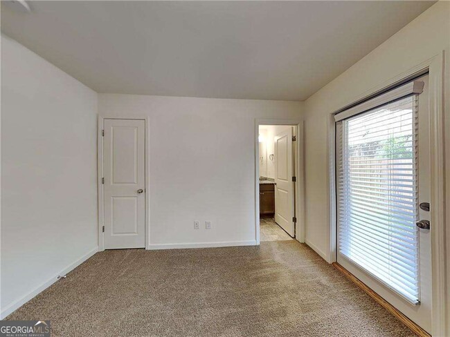 Building Photo - 975 Society Cir