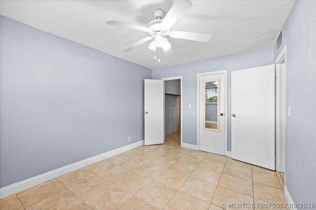 Building Photo - 2531 NW 39th Terrace