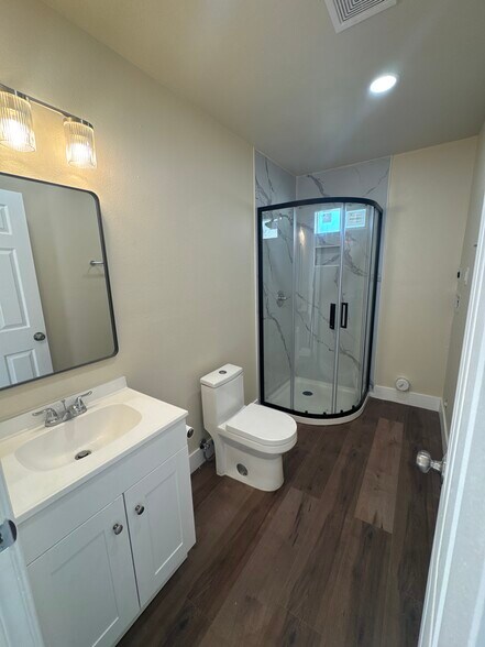 Building Photo - 143 E 1st St