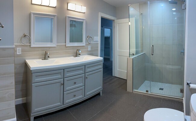 Building Photo - 12625 Memorial Dr