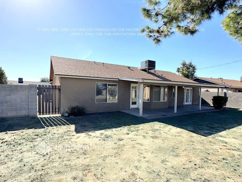 Building Photo - 1802 W Oraibi Dr