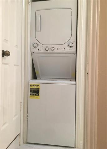 Building Photo - 9254 Forest Ln