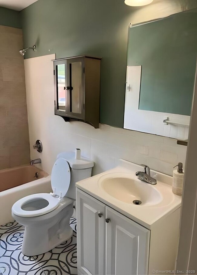 Building Photo - 75 Belair Dr