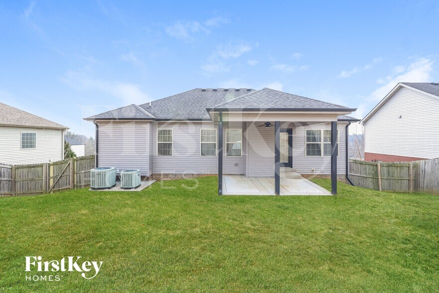 Building Photo - 1129 Stillwood Dr