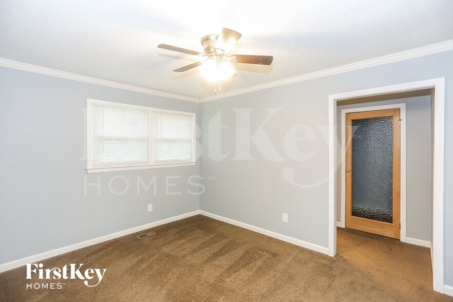 Building Photo - 1502 Kingston Dr