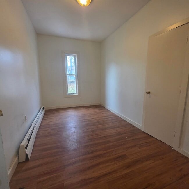 Building Photo - 104 Summer St