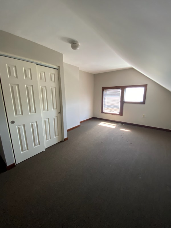 Building Photo - 2454 River Rd