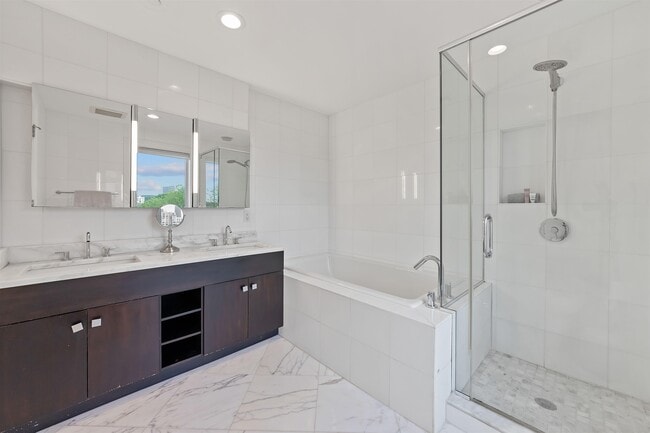 Building Photo - 38 Oxford Landing