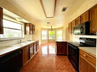 Building Photo - 2701 Willow Springs Rd