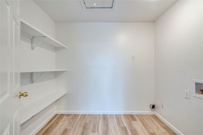 Building Photo - 1306 Glenda Dr
